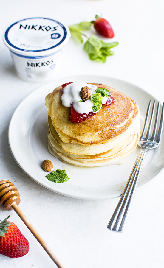 Pancakes con yogurt griego Nikkos